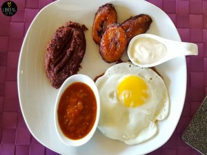 Las Gardenias, fusal, el salvador, libritas de mas, restaurante, comida, comida salvadoreña, blog, menu, blog de comida, food blog, comida tipica, jugo natural, huevitos, frijoles,